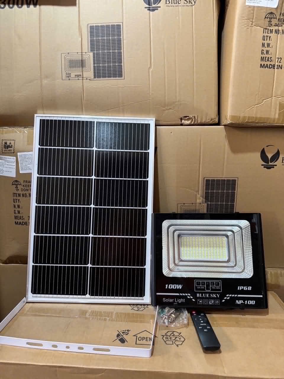 Đèn năng lượng mặt trời NP-100, Công suất 100W - Image 2